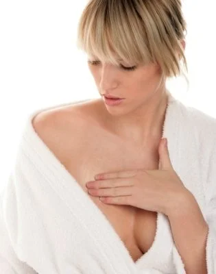 Döş kisti əlamətləri