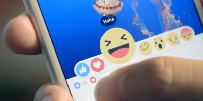 Facebookun yeni "Bəyən" düyməsi hər kəsin istifadəsinə açılır