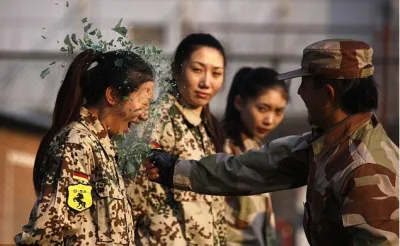 "Tianjiao" Təhlükəsizlik şirkətinin keçirdiyi Pekində ilk qadın cangüdənlərin məşq prosesi..