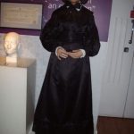 450px-‘Madame_Tussaud’_herself_at_’Madame_tussauds_waxworks_in_London.