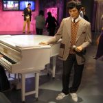 Jay_Chou_wax_figure_in_Hongkong’s_Madame_Tussauds_museum